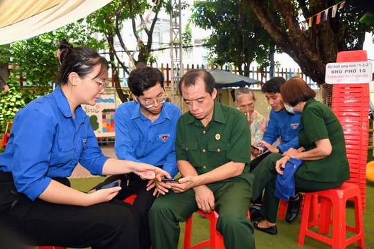 TP Hồ Chí Minh phát động phong trào “Bình dân học vụ số” trong tiến trình chuyển đổi số quốc gia
