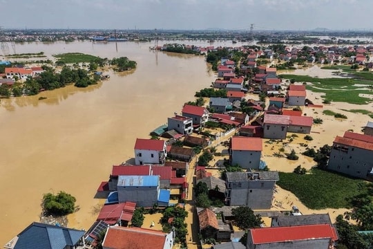 Lũ trên sông Cầu đạt đỉnh, ngập lụt diện rộng ở miền Bắc kéo dài nhiều ngày tới