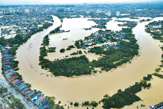 Nhiều sông ở Bắc Bộ vượt báo động 3: Nguy cơ ngập úng, sạt lở kéo dài