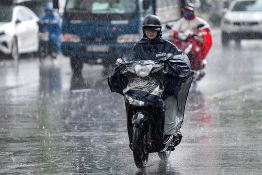 Mưa rải rác tại Bắc Bộ, Nam Bộ tiếp tục có dông vào chiều tối