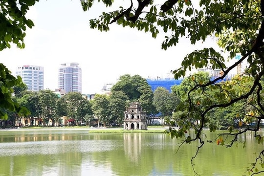 Chất lượng không khí Hà Nội sáng 16/10 bất ngờ cải thiện nhờ mưa dông
