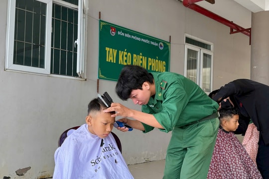 Tuổi trẻ Đồn Biên phòng Phước Thuận tiếp tục lan tỏa mô hình “Tay kéo Biên phòng” Tuổi trẻ Đồn Biên phòng Phước Thuận tiếp tục lan tỏa mô hình “Tay kéo Biên phòng”