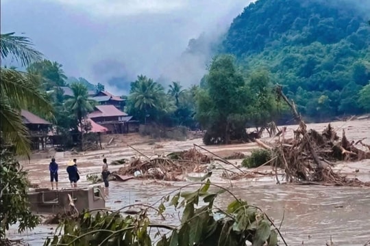 Ba cơn bão liên tiếp gây thiệt hại hơn 8.500 tỷ đồng tại Nghệ An