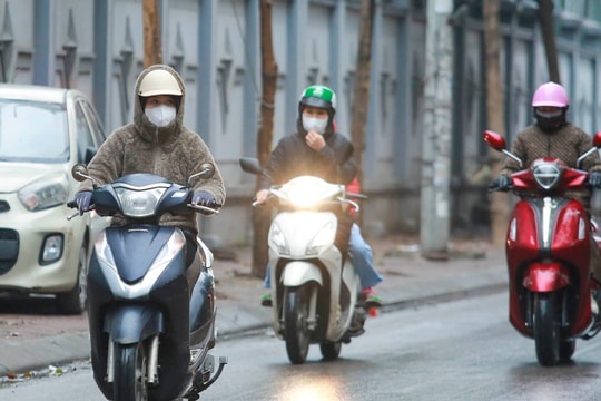 Không khí lạnh tăng cường mạnh, miền Bắc chuyển lạnh sâu, biển động dữ dội