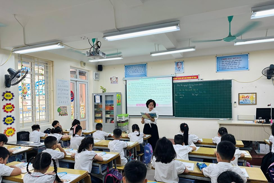 Miền Trung sẵn sàng chuyển sang học trực tuyến để ứng phó bão số 12