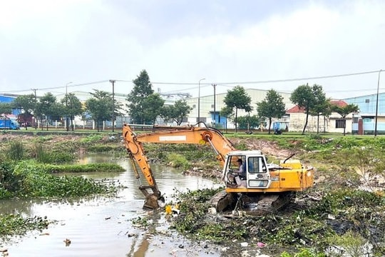 Đà Nẵng “chạy đua” chống ngập trước Bão số 12: Cảnh báo khoảng 30.000 cửa thu nước bị bịt kín