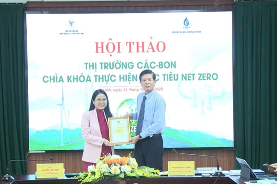 Hội Nước và Môi trường Việt Nam kết nạp hội viên mới
