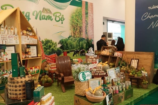 Khai mạc Tuần lễ Nông sản Việt 2025 Khai mạc Tuần lễ Nông sản Việt 2025