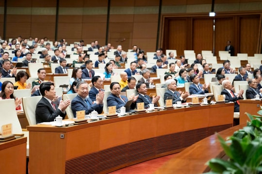 Quốc hội bước vào tuần làm việc thứ hai, cho ý kiến vào nhiều nội dung quan trọng Quốc hội bước vào tuần làm việc thứ hai, cho ý kiến vào nhiều nội dung quan trọng
