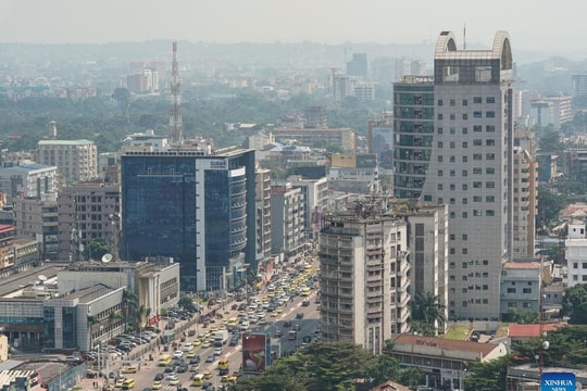 Tổng thống và Thủ tướng Congo bàn chuyện hợp tác với Phó Chủ tịch Vingroup Tổng thống và Thủ tướng Congo bàn chuyện hợp tác với Phó Chủ tịch Vingroup
