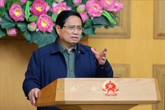 Thủ tướng Phạm Minh Chính họp khẩn về ứng phó, khắc phục hậu quả mưa lũ trên diện rộng ở miền Trung Thủ tướng Phạm Minh Chính họp khẩn về ứng phó, khắc phục hậu quả mưa lũ trên diện rộng ở miền Trung