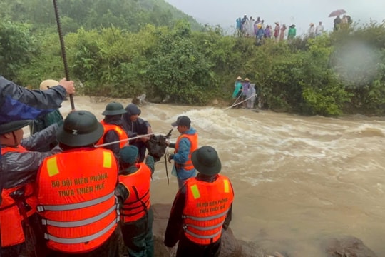 Thủ tướng: Khắc phục nhanh hậu quả mưa lũ ở Trung Bộ, sớm ổn định đời sống Thủ tướng: Khắc phục nhanh hậu quả mưa lũ ở Trung Bộ, sớm ổn định đời sống
