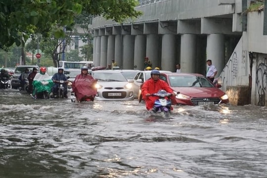 TP.HCM và Nam Bộ mưa lớn kéo dài, cảnh báo nguy cơ ngập sâu và triều cường