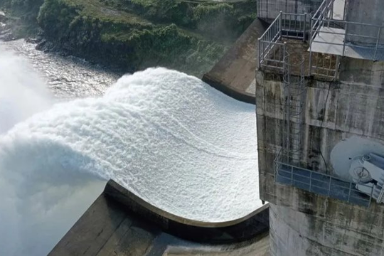 Đà Nẵng chỉ đạo 4 thủy điện xả nước đón lũ trước dự báo mưa lớn Đà Nẵng chỉ đạo 4 thủy điện xả nước đón lũ trước dự báo mưa lớn