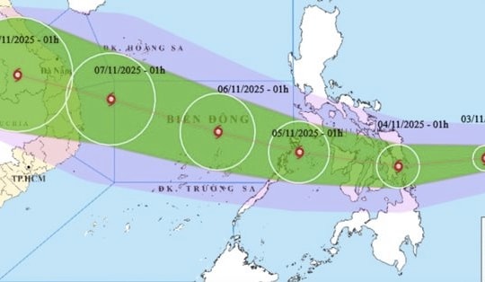 Bão Kalmaegi giật cấp 14 hướng vào Biển Đông