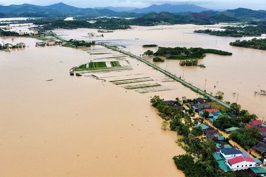 Lũ khẩn cấp trên sông Hương, cảnh báo lũ quét và sạt lở đất từ Hà Tĩnh đến Lâm Đồng