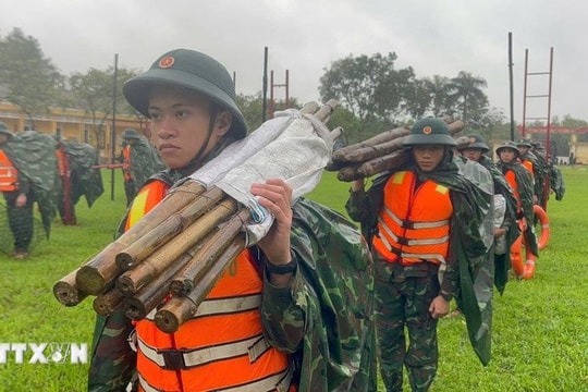 Chính phủ yêu cầu sẵn sàng ứng phó với bão số 13