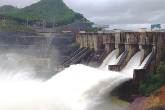 Thủy điện Hố Hô tăng mức xả tràn để ứng phó mưa lớn