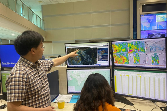 Nâng cao năng lực cảnh báo sớm, giảm thiểu rủi ro thiên tai từ biến đổi khí hậu