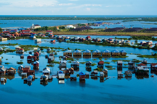 Hồ nước ngọt lớn nhất Đông Nam Á bị đe dọa do khai thác cát