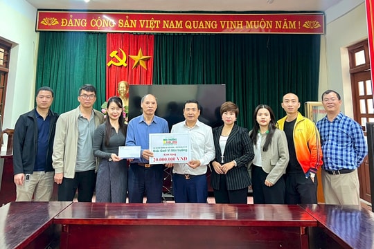 Tạp chí Môi trường và Cuộc sống trao quà hỗ trợ người dân bị ảnh hưởng bão lũ tại tỉnh Thái Nguyên