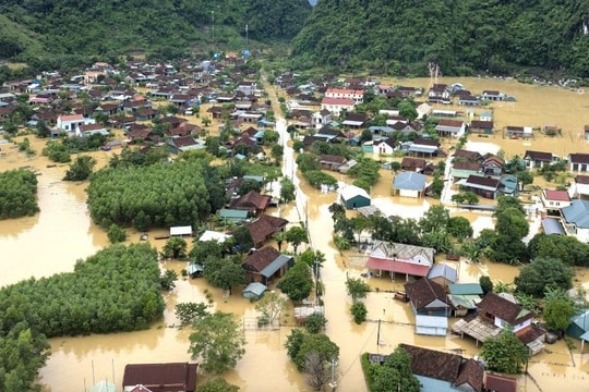 Khẩn trương, tập trung cao độ khắc phục nhanh hậu quả bão lũ tại Trung Bộ