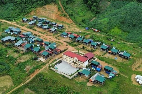 Khẩn trương xây dựng lại 1.900 nhà sập đổ, 67.000 nhà tốc mái cho đồng bào miền Trung