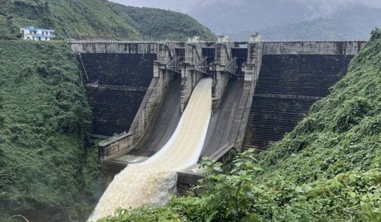 Đà Nẵng yêu cầu các hồ thủy điện hạ mực nước đón lũ trước ngày 15/11