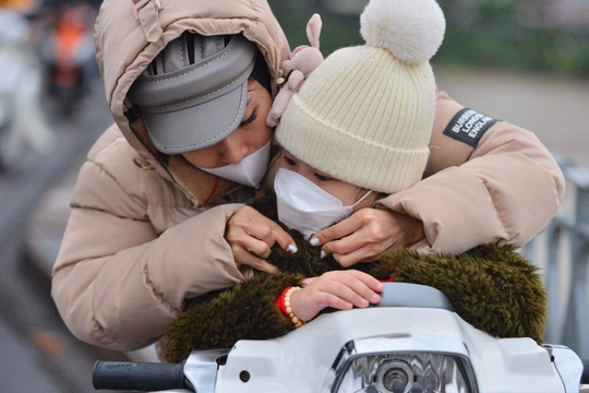 Dự báo thời tiết Hà Nội ngày 17/11/2025: Đêm và sáng trời lạnh, tối mưa rào