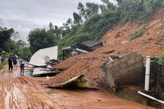 Các biểu hiện báo trước hiện tượng sạt lở nguy hiểm