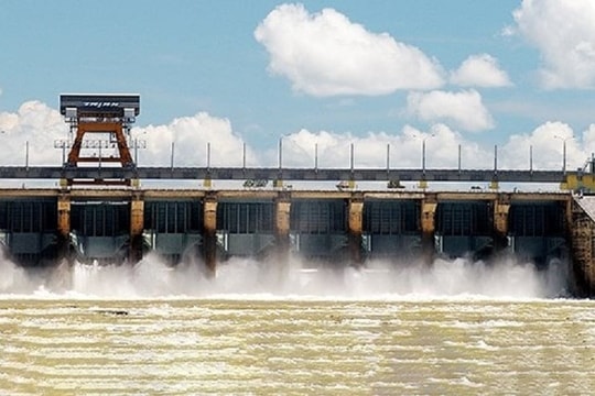 Thủy điện Trị An tăng xả lũ do mực nước hồ áp sát ngưỡng an toàn
