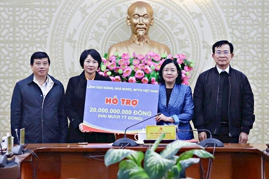 Ủy ban Trung ương MTTQ Việt Nam trao 20 tỷ đồng hỗ trợ Lâm Đồng khắc phục hậu quả mưa lũ