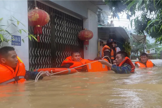 Hôm nay, mưa to đến rất to tại nhiều tỉnh, thành phố miền Trung