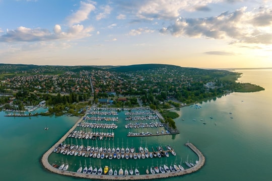 Hiện diện hình dáng Balaton tại Hồ Núi Cốc