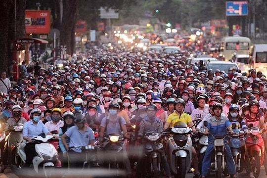 Hà Nội đề xuất cấm xe máy xăng trong vành đai 1 theo khung giờ