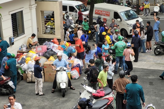 TP.HCM tiếp nhận 245 tỷ đồng và hàng nghìn tấn hàng cứu trợ