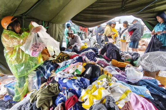 Khánh Hòa hỗ trợ 60 triệu đồng/nhà sập, 30 triệu đồng/nhà bị hư hỏng nặng