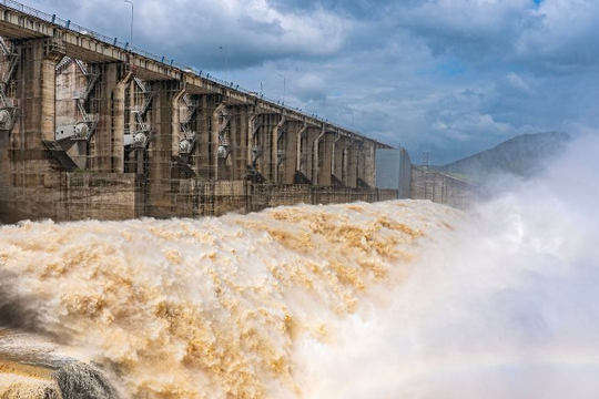 Vì sao hệ thống hồ chứa đồ sộ nhưng hạ du vẫn ngập nặng?