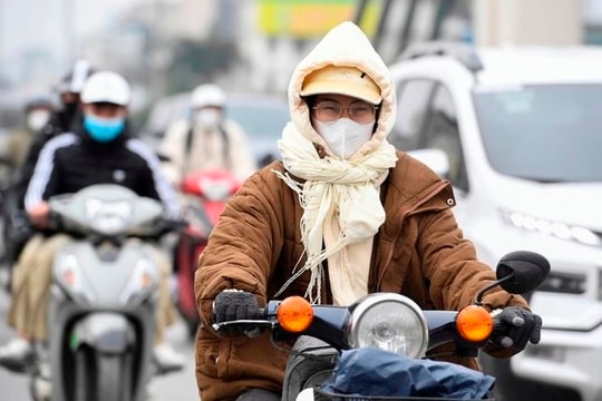 Miền Bắc rét dưới 8°C, bão số 15 diễn biến khó lường trên Biển Đông