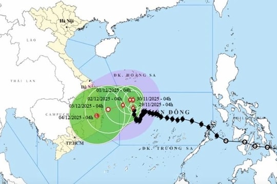Bão số 15 Koto đổi hướng liên tục; áp thấp nhiệt đới đang tiến vào Biển Đông