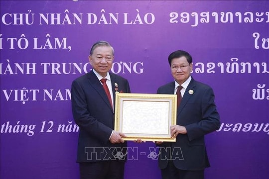 Tổng Bí thư Tô Lâm nhận Huân chương cao quý nhất của Nhà nước Lào