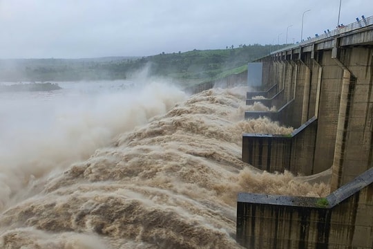 Thủy điện Sông Ba Hạ tạm thay người điều hành sau đợt xả lũ kỷ lục