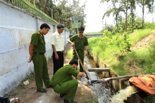 Bổ sung thẩm quyền kiểm tra môi trường, an toàn thực phẩm cho trưởng công an xã