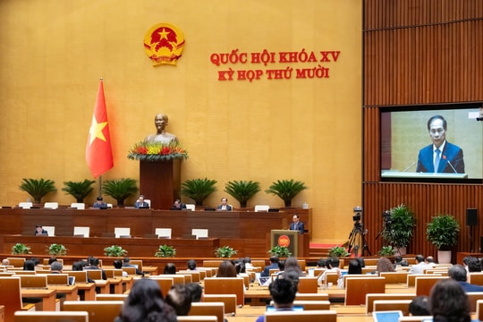 Hôm nay, Quốc hội thảo luận về các Báo cáo công tác nhiệm kỳ của Chủ tịch nước, Chính phủ