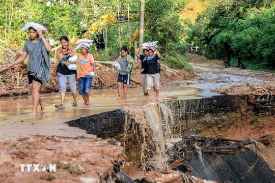 Indonesia huy động tổng lực ứng phó lũ quét, sạt lở đất tại Sumatra