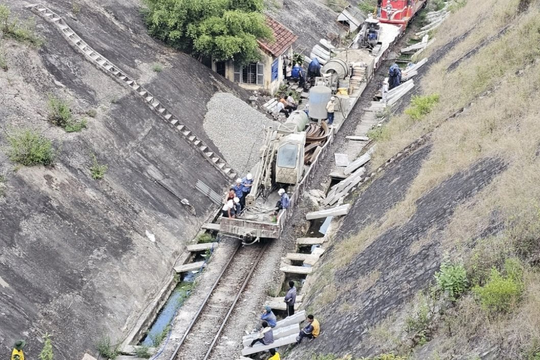 Công bố tình huống khẩn cấp khắc phục hư hỏng hạ tầng đường sắt Bắc-Nam