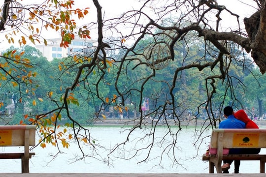 Dự báo thời tiết Hà Nội ngày 19/12/2025: Sáng sớm có sương mù nhẹ, ngày nắng