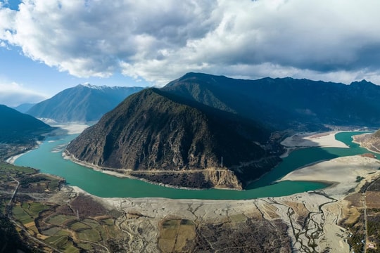 Trung Quốc xây thủy điện lớn nhất thế giới tại Himalaya