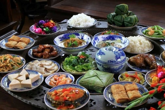 Văn khấn mùng 1 tháng 11 âm lịch năm Ất Tỵ 2025 chuẩn truyền thống