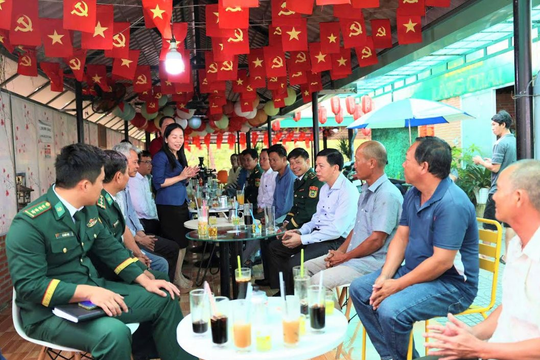 Chương trình “Cà phê sáng cùng ngư dân” tuyên truyền chống khai thác IUU cho ngư dân xã Phước Hải
